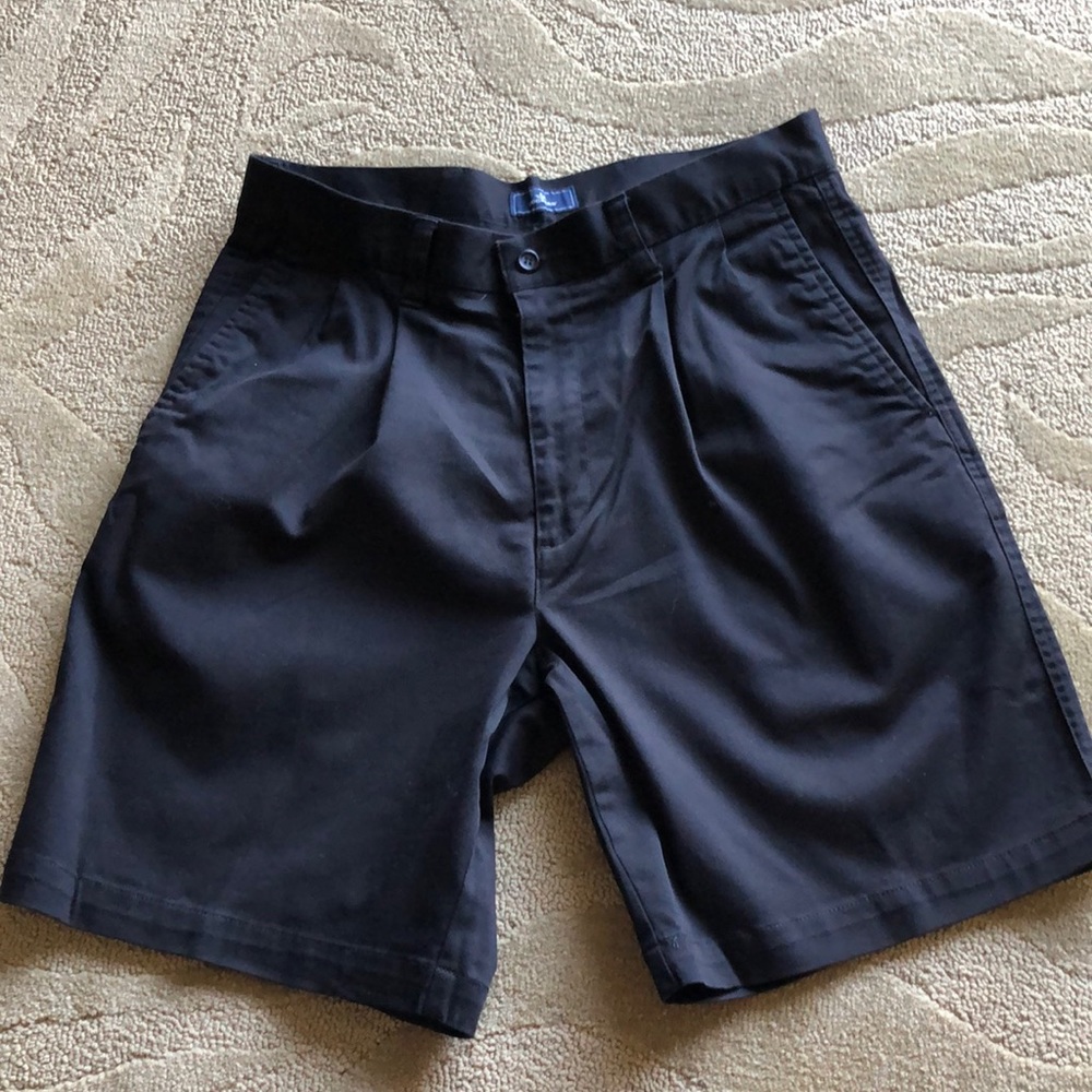 Dockers Relaxed fit pleated black shorts size 32